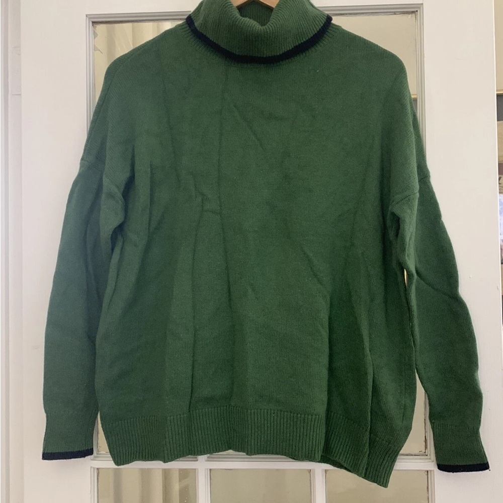Boden Green Turtleneck Sweater Navy Trim Size Medium